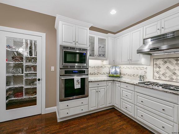 5th image of 38 High Rock Ave Suite 4B