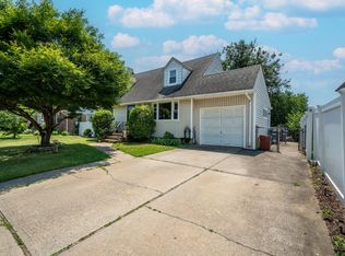 190 Fallwood Pkwy, Farmingdale, NY 11735