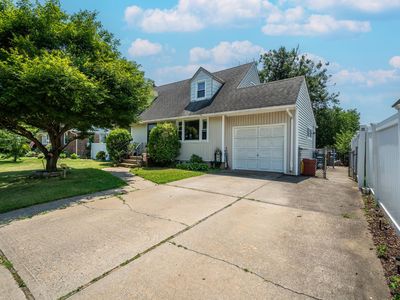 190 Fallwood Parkway, Farmingdale, NY, 11735
