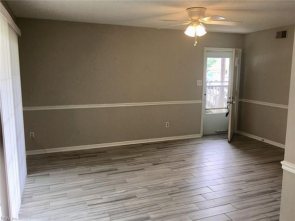 4th image of 3541 Dublin Ct