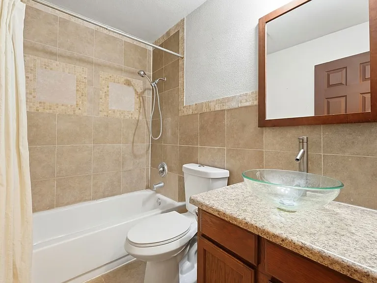 1114 Churing Dr — Photo 22