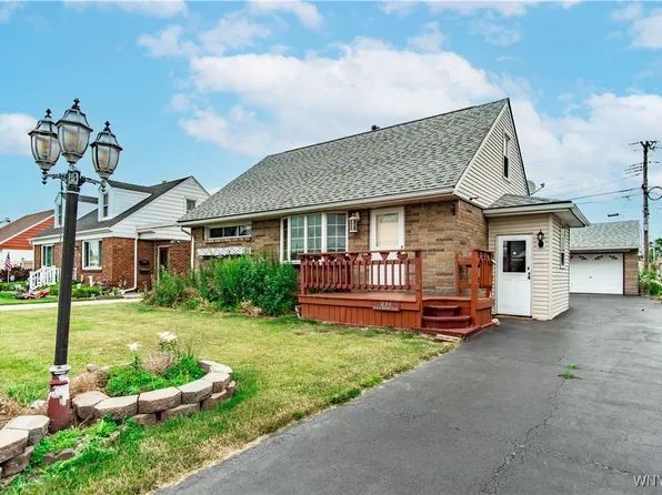 231 N Pleasant Pkwy, Cheektowaga, NY 14206