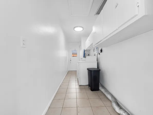 7211 Venetian St, Hollywood, FL