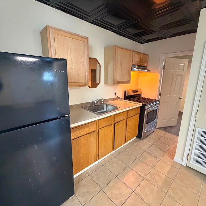 1st image of 218 W 4th St