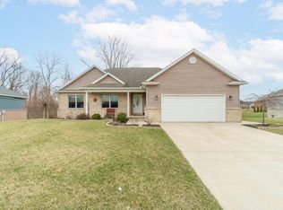 1045 Winter Ridge Dr, Sidney, OH 45365