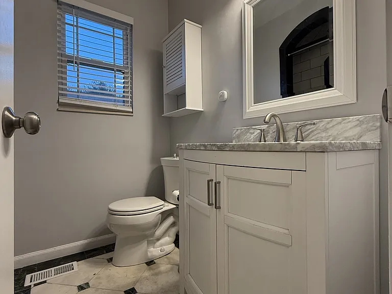 5801 Labrador Ln — Photo 15