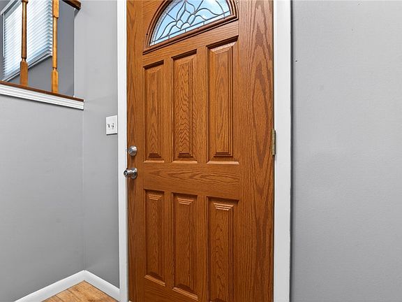 5th image of 720 Decker Dr