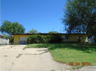 330 N Houston St, Winfield, KS 67156