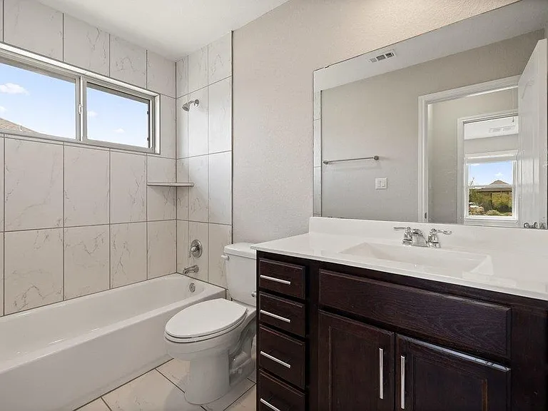 719 Coconut Grv — Photo 25