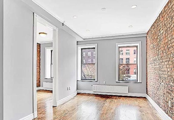 4th image of 220 E 13th St #2A