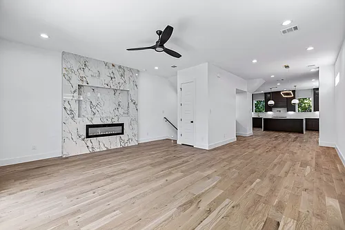 410 Avenue L #B Photo 1