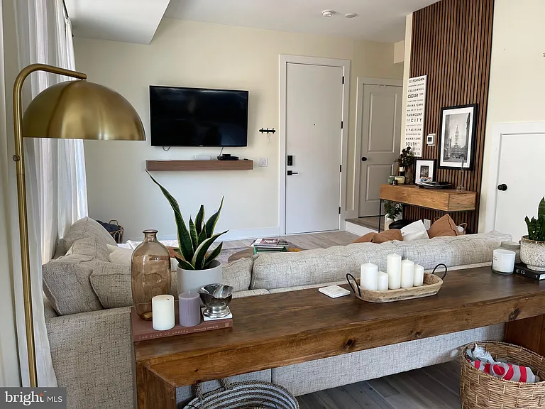 2547 Grays Ferry Ave #3 — Photo 4