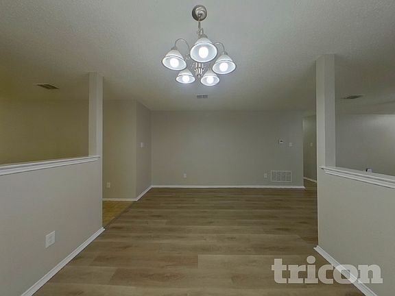 4th image of 2983 Celian Dr