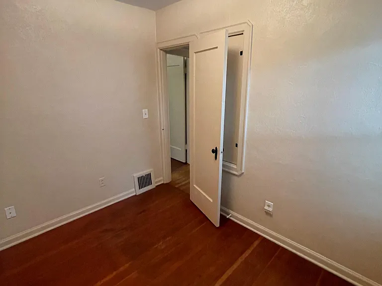 717 Cottage St NE — Photo 10