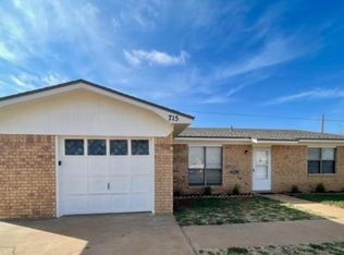 715 11th St, Wolfforth, TX 79382