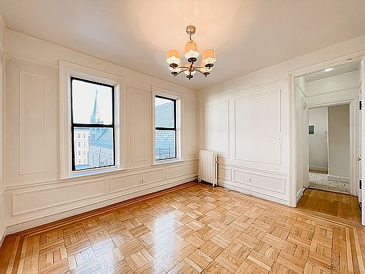 3rd image of 609 W 186th St #56