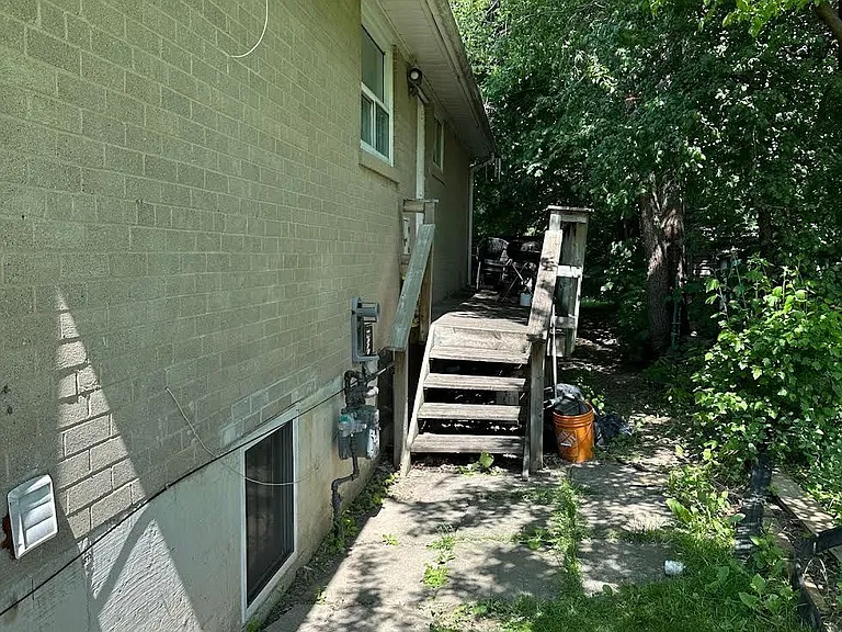 19 Benstrow Ave — Photo 14