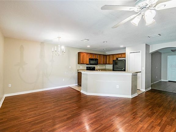 5th image of 2521 Oleander Lakes Dr