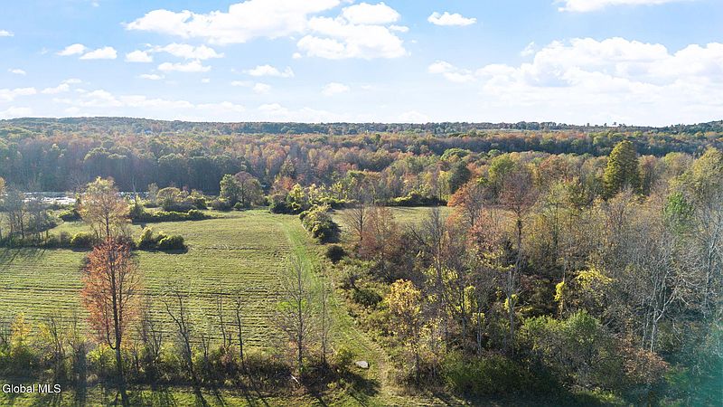 3rd image of 207 Kropp Road