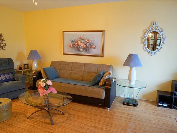5th image of 801 Atlantic Shores Boulevard #202