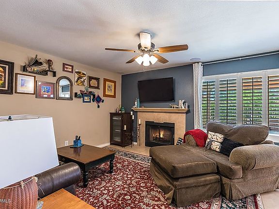 5th image of 306 E Larkspur Ln