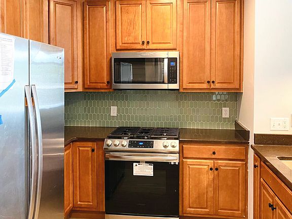 5th image of 300 W Elm St Suite 2417