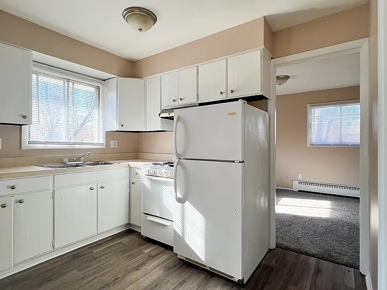 1525 E Risser St #5 — Photo 2