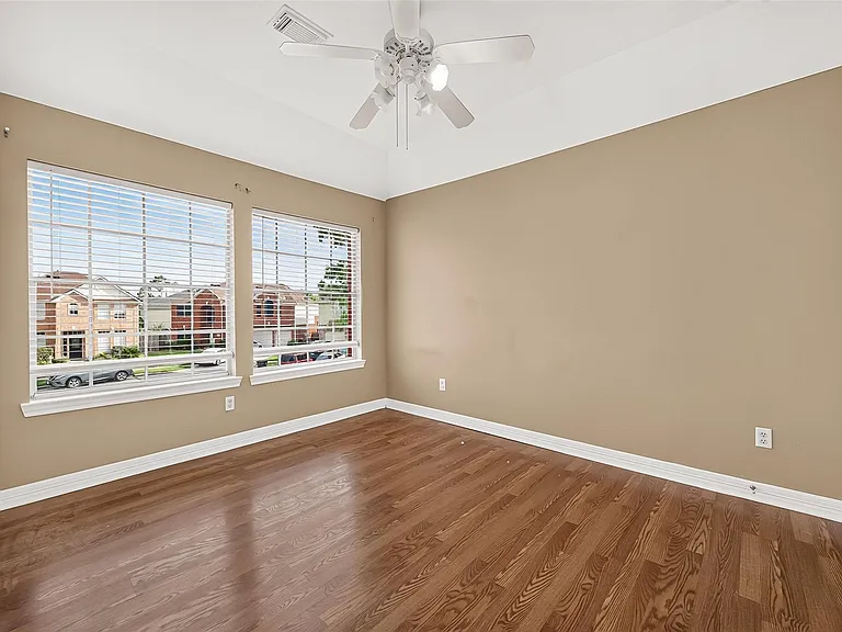 4011 Alexis Cir — Photo 30