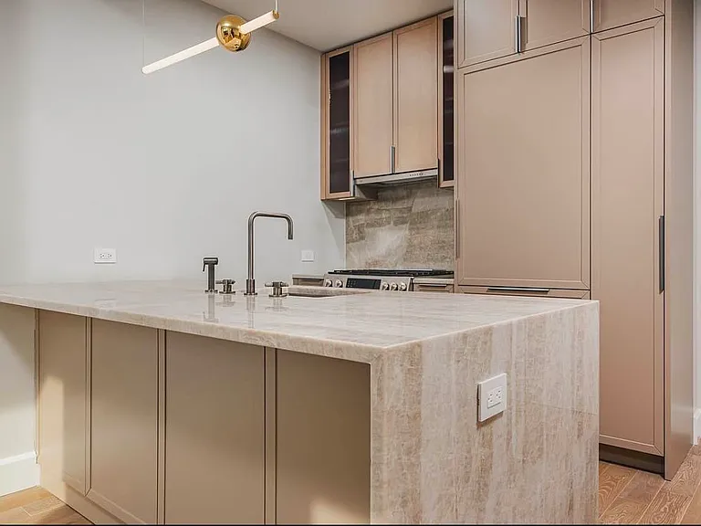 262 9th St #Penthouse 801 — Photo 3