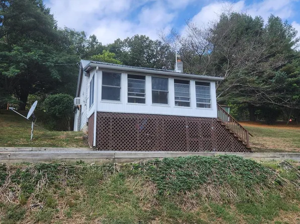 12364 Seavolt Rd, Hancock, MD 21750