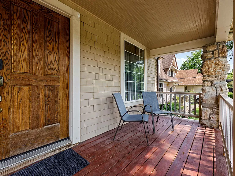 4009 Locust St — Photo 2
