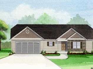 3 Mary Hadge Dr, Schenectady, NY 12309