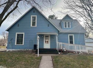 304 N Walnut St, New London, IA 52645