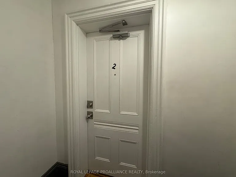 36 Sussex St N — Photo 6