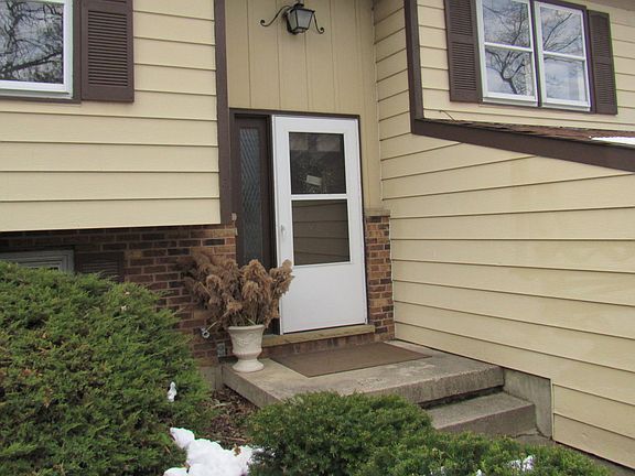 2nd image of 212 Lakewood Dr