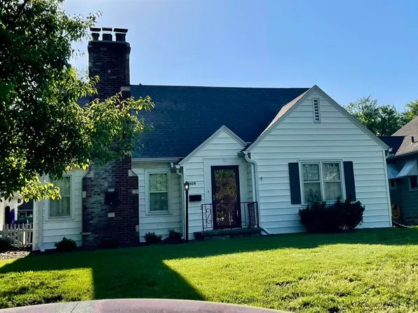 1524 SW Randolph Ave, Topeka, KS 66604