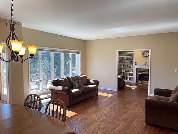 3rd image of 3803 Pheasant Walk Dr