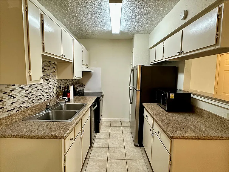 2750 Holly Hall St #1215 — Photo 10