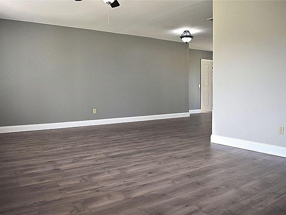 5th image of 5007 Tealby Ln