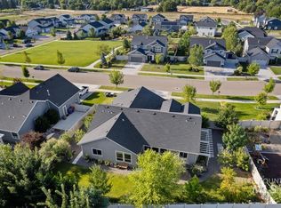 2537 E Snocreek Dr, Eagle, ID 83616