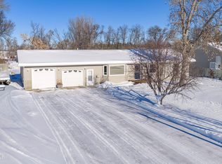 508 Rosie Ln N, Mandan, ND 58554