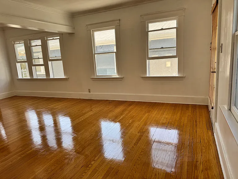 1340 Tamarind Ave — Photo 4