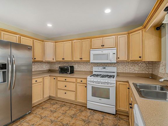 3rd image of 25990 Northland Crossing Dr