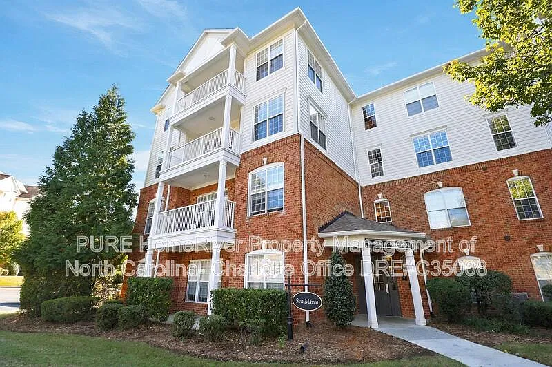 14622 Via Sorrento Dr