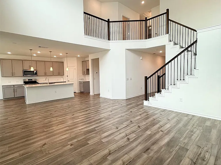 15826 Dove Hollow Dr — Photo 7