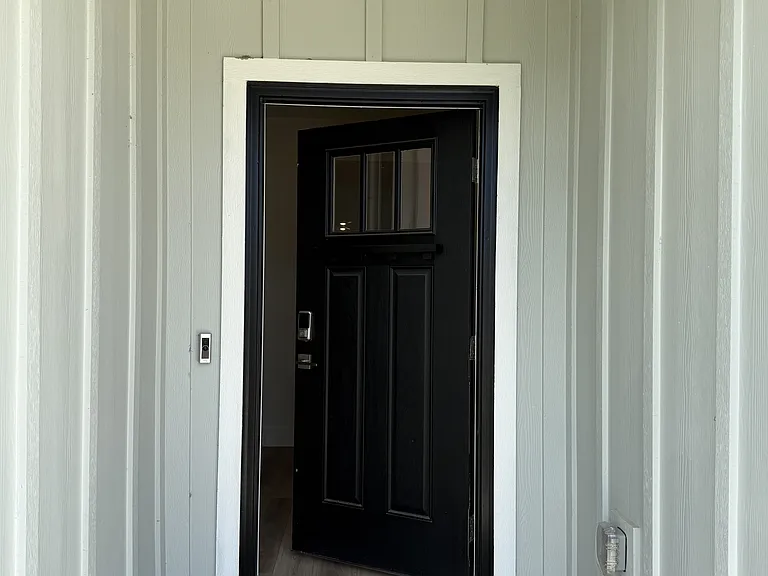 210 Lyla Ln — Photo 4
