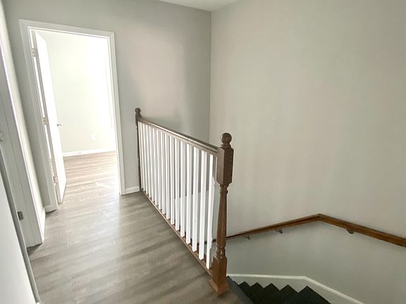 3rd image of 531A Charlotte St