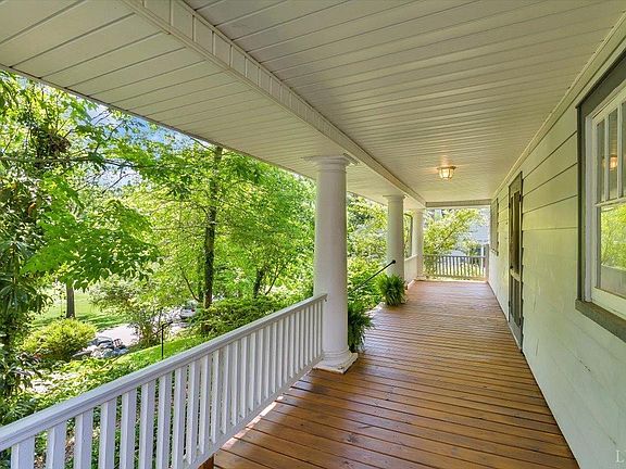 3rd image of 1531 Somerset Dr