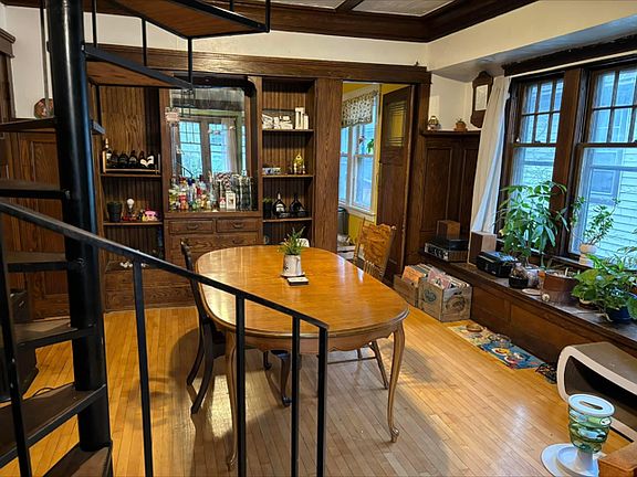 3rd image of 3362 N Oakland Ave #2