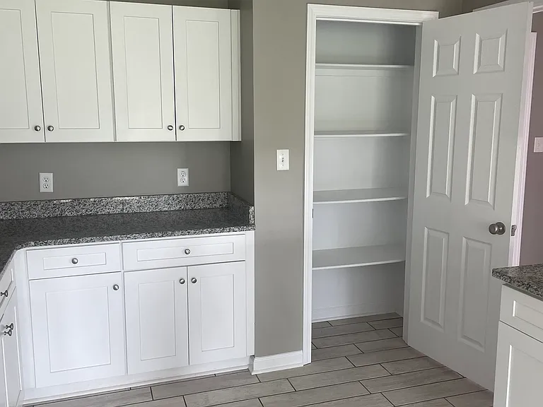 8 Cemetery Rd — Photo 4